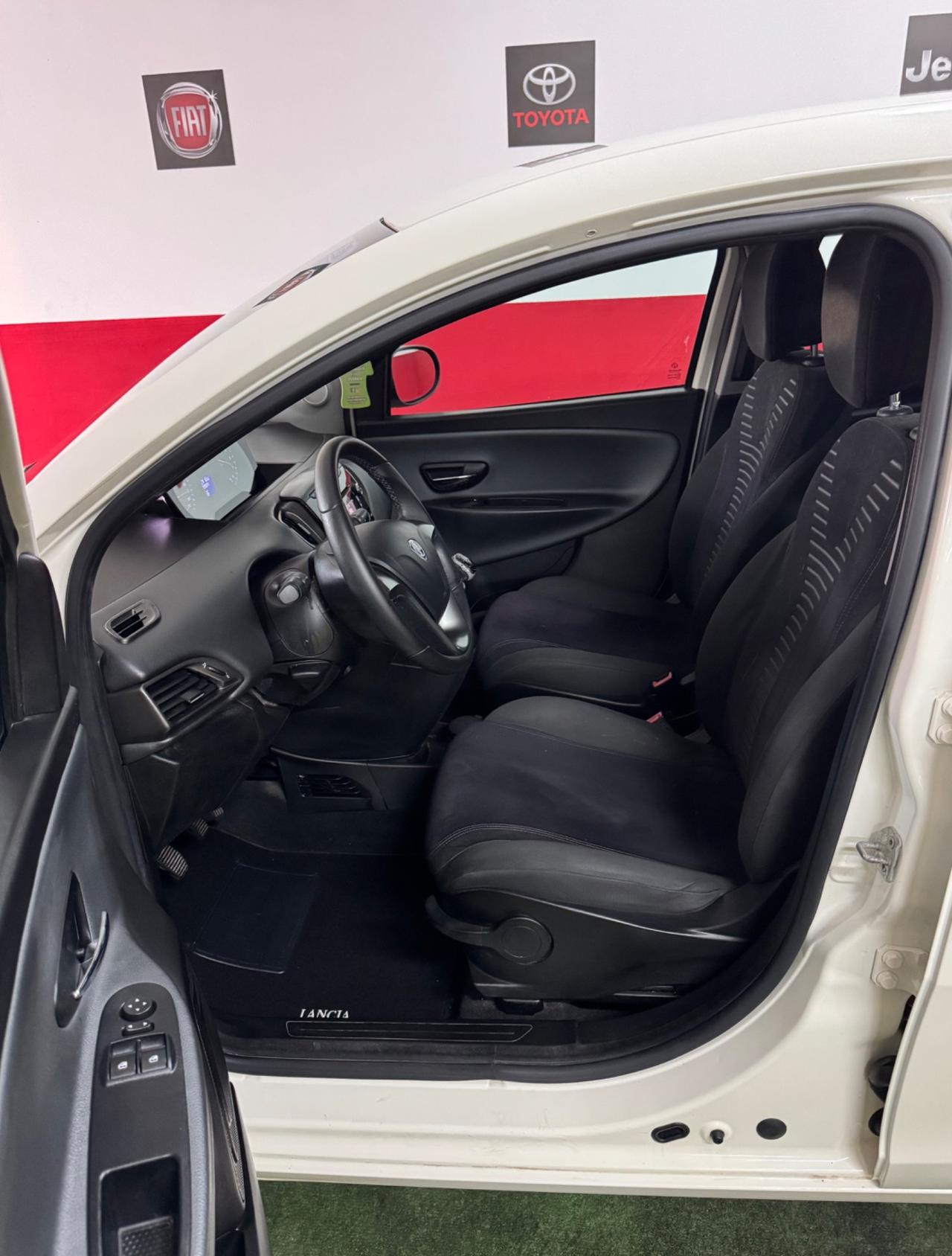 Lancia Ypsilon 1.2 69 CV 5 porte 130000 CHILOMETRI