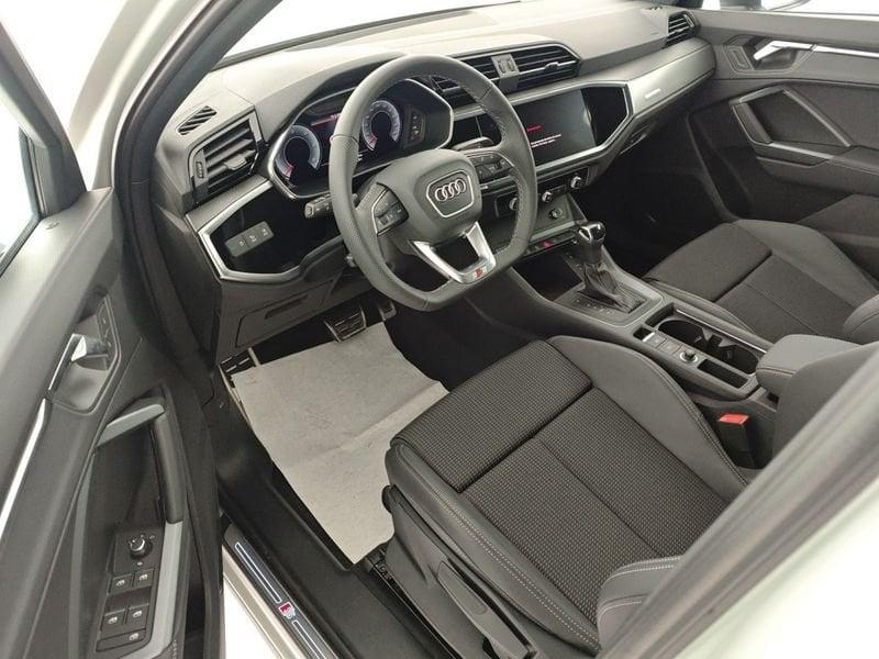 Audi Q3 SPB 40 TDI quattro S tronic Identity Black