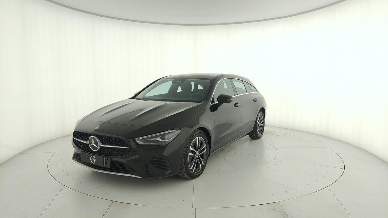 Mercedes-Benz CLA Shooting Brake 180 d Advanced auto