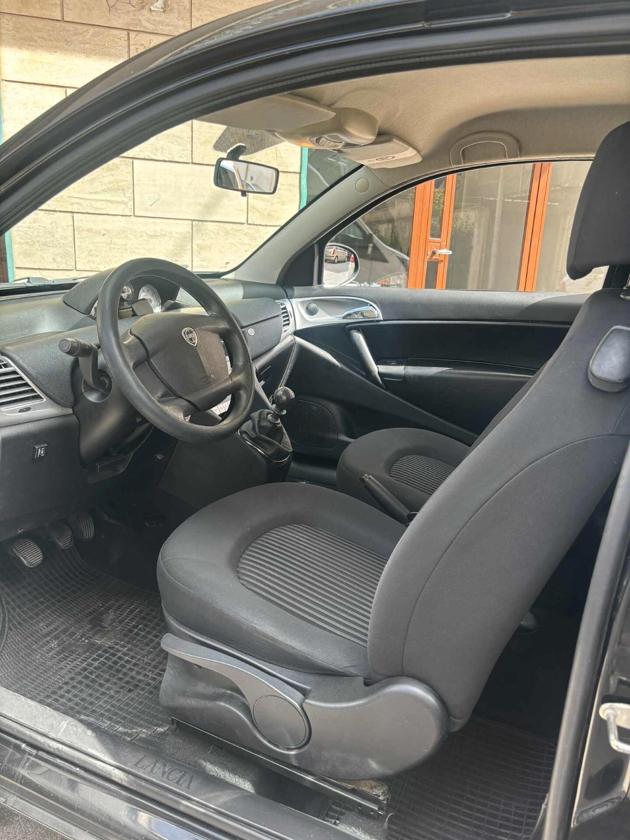 Lancia Ypsilon 1.4 Argento Ecochic GPL