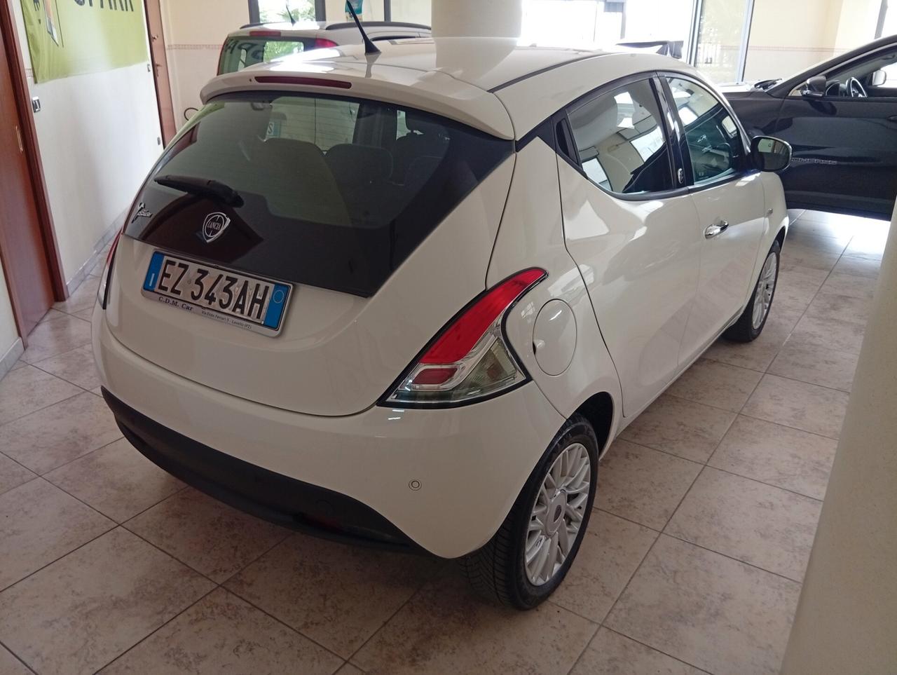 Lancia Ypsilon 1.2 69 CV 5 porte GPL Ecochic 30th Anniversary