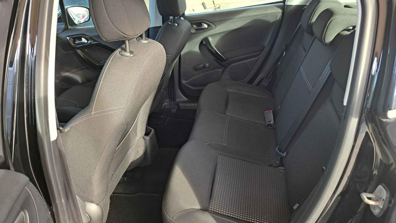 Peugeot 208 PureTech 82 Allure