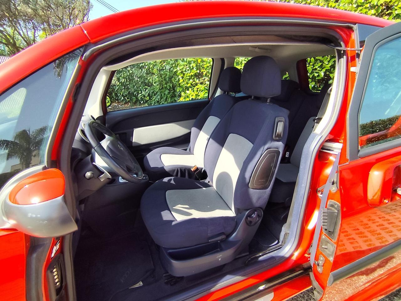 PEUGEOT 1007 1.4 Sporty 2Tronic