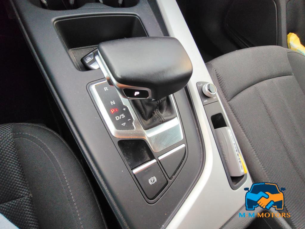 Audi A4 Berlina A4 35 2.0 tfsi mhev Business 150cv s-tronic