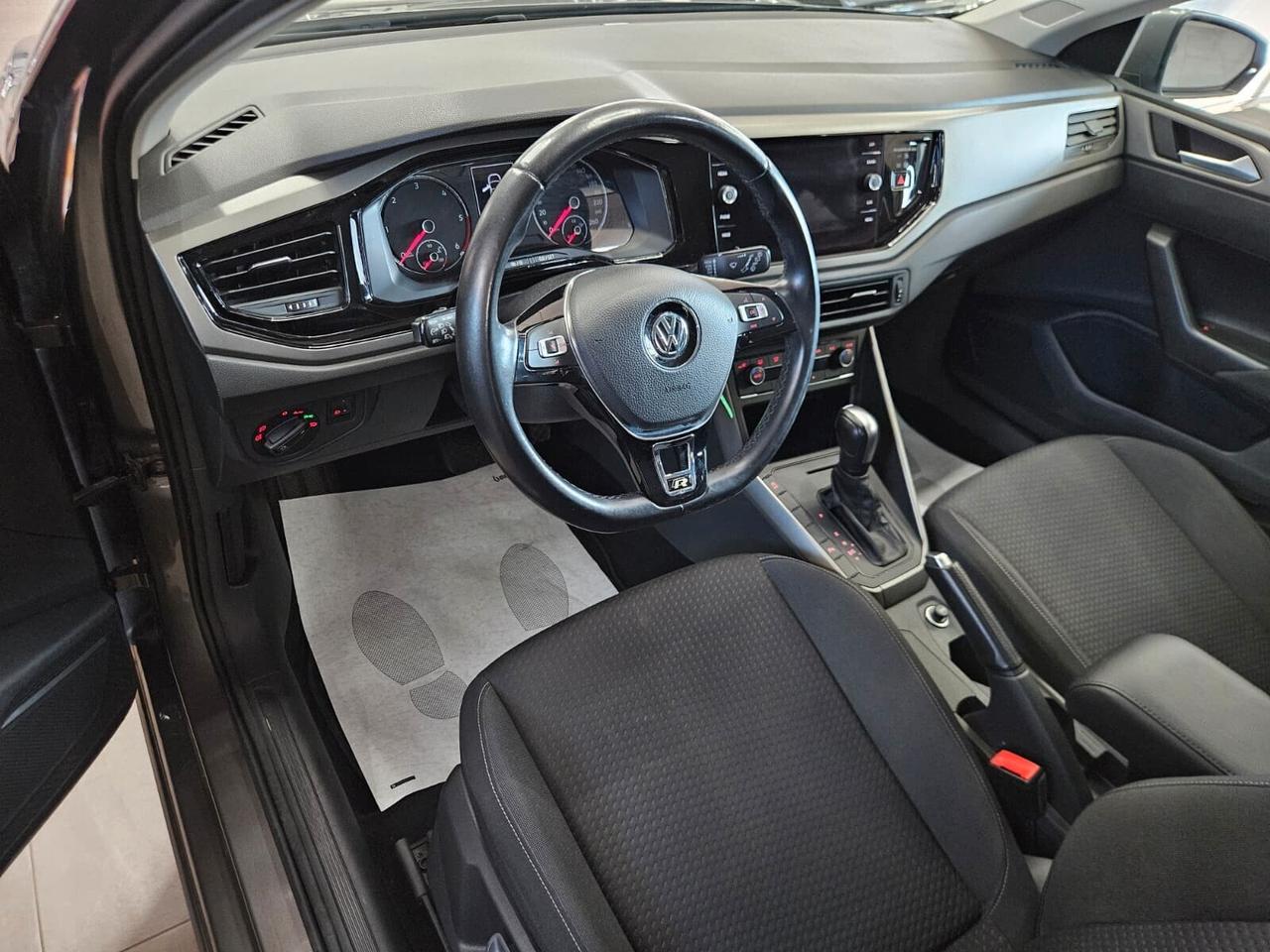 Volkswagen Polo 1.6 TDI 95 CV DSG R-LINE - NEOPATENTATI