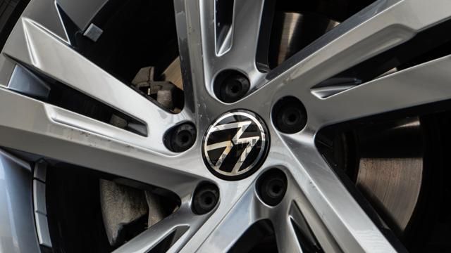 VOLKSWAGEN Tiguan 2.0 TDI SCR DSG 4MOTION R-Line UNIPRO