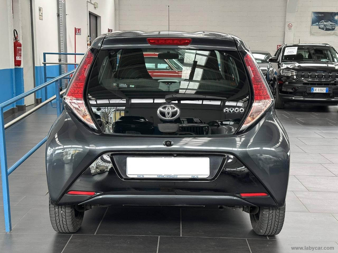 TOYOTA Aygo 1.0 VVT-i 69 CV 5p. x-play MMT