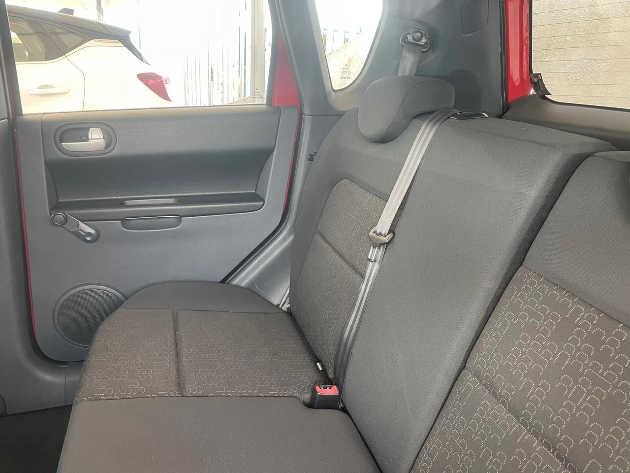 Mitsubishi Colt 1.1 12V 5p.GPL Special Action Model