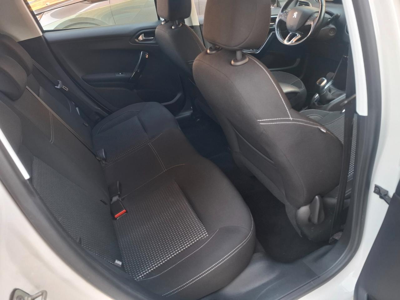Peugeot 208 - 1.6 100 CV NAVIGATORE | LED