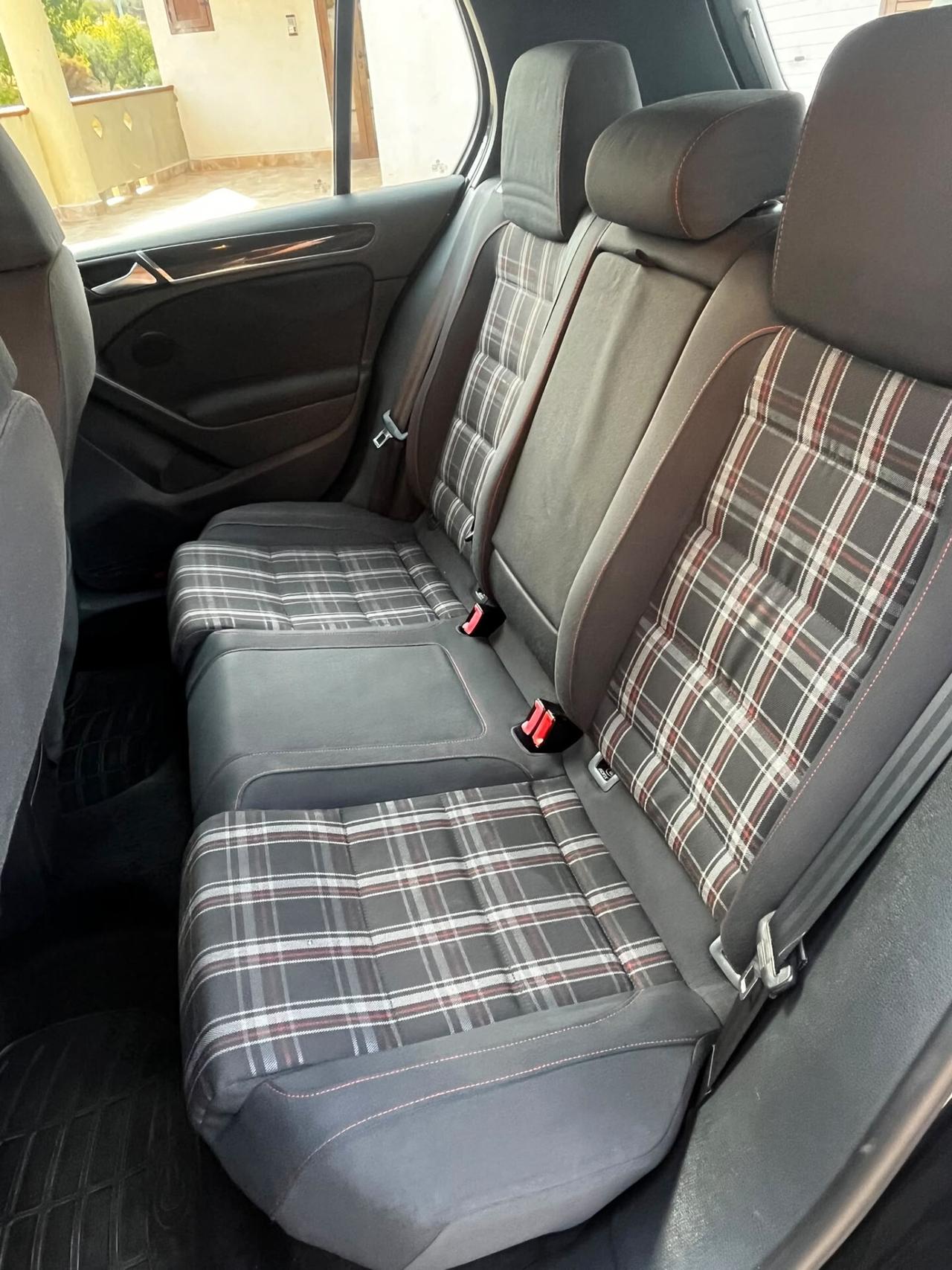 Volkswagen Golf GTI 2.0 TSI DSG 5p.