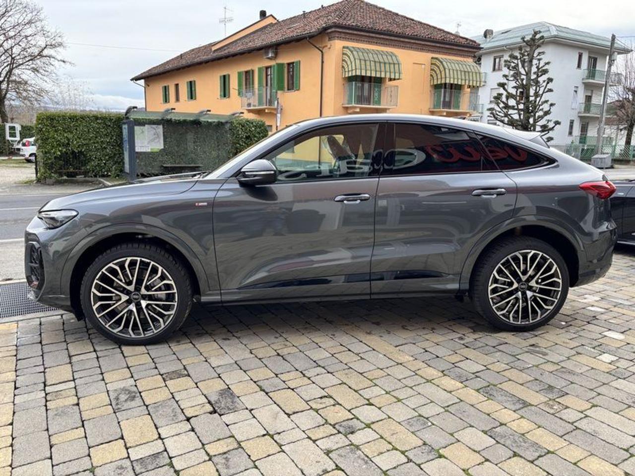 Audi Q5 SPB 40 TDI 204 CV quattro S tronic Identity Black