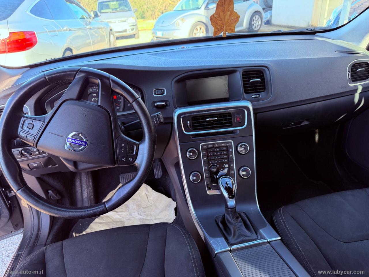 VOLVO V60 D2 Geartronic Business