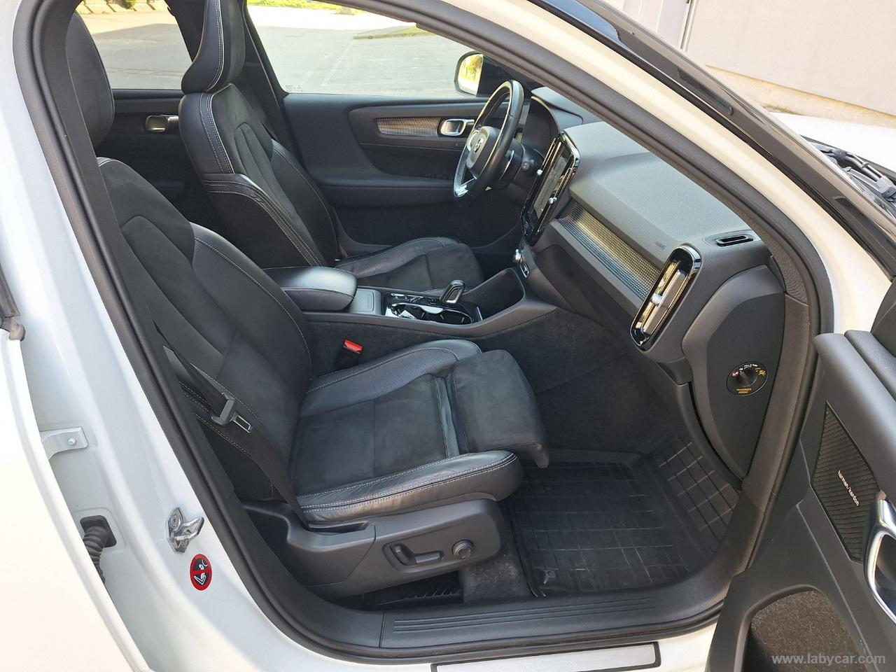 VOLVO XC40 D4 AWD R-design TETTO TAGLIANDI VOLVO UFF 360