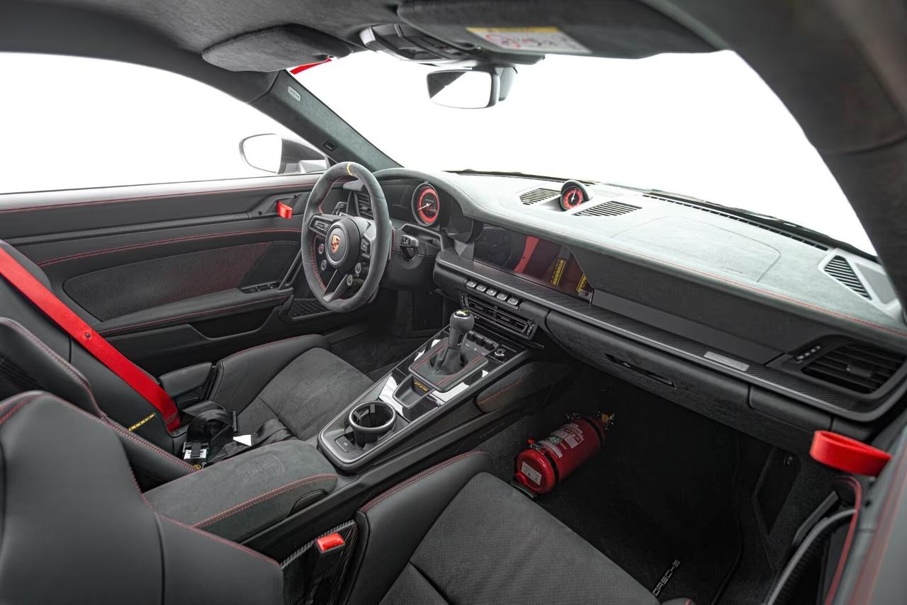 Porsche 911 GT3 RS Weissach