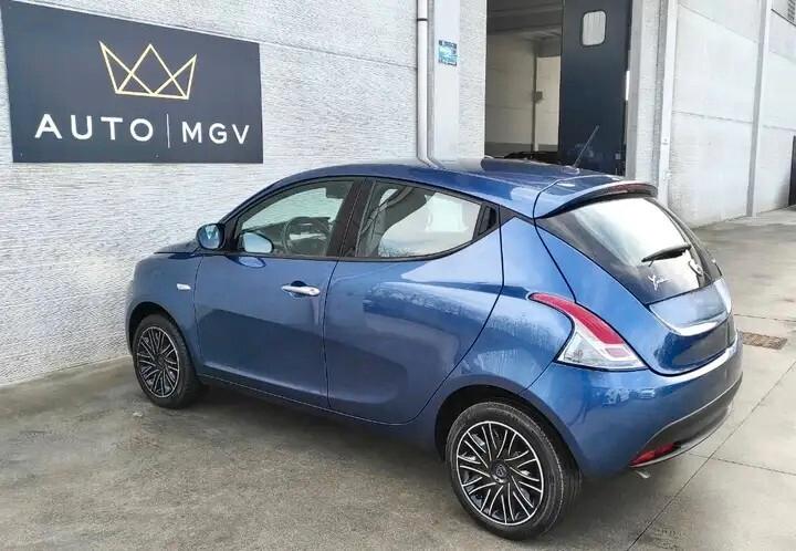 Lancia Ypsilon 1.0 FireFly 5 porte S&S Hybrid Silver Plus