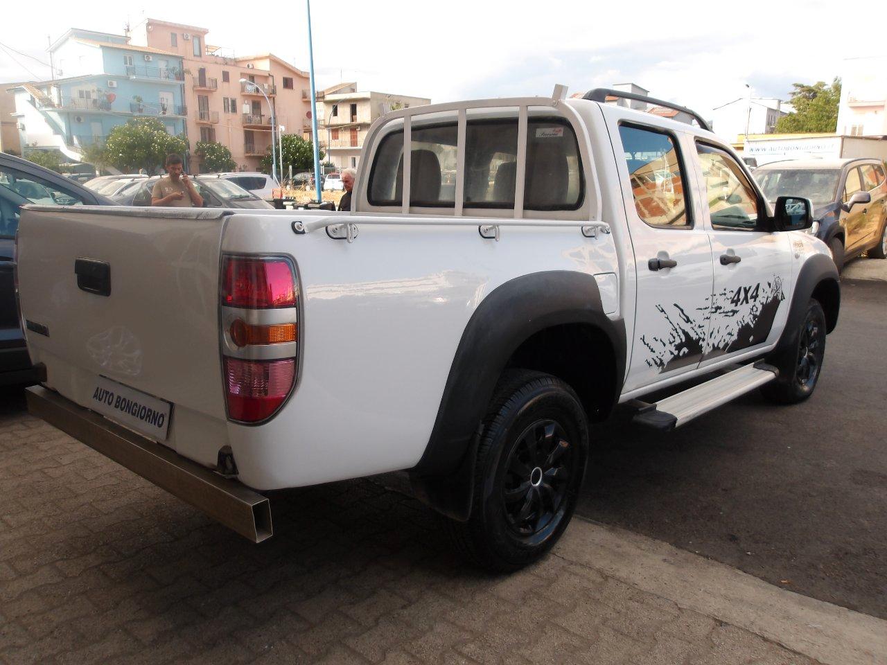 Mazda BT-50 Double Cab BT-50 2.5 td double cab Hot 143cv