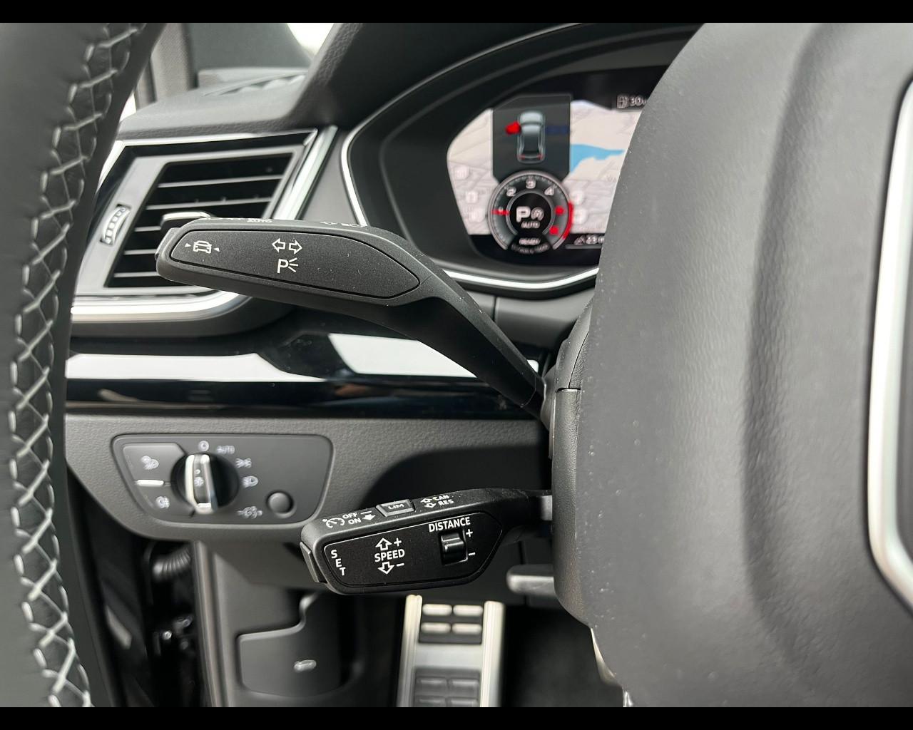 AUDI Audi Q5 Sportback Identity Black 40 TDI quattro 150(204) kW(CV) S tronic