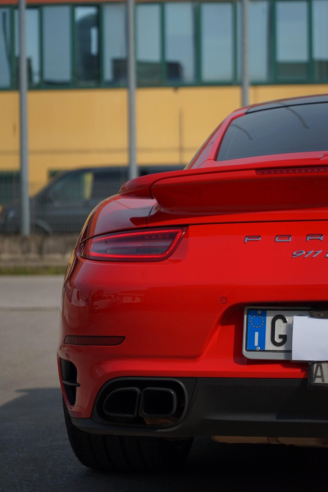 Porsche 911 Turbo S