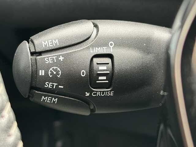 Peugeot 2008 1.5 BlueHDi 110 CV Allure Pack