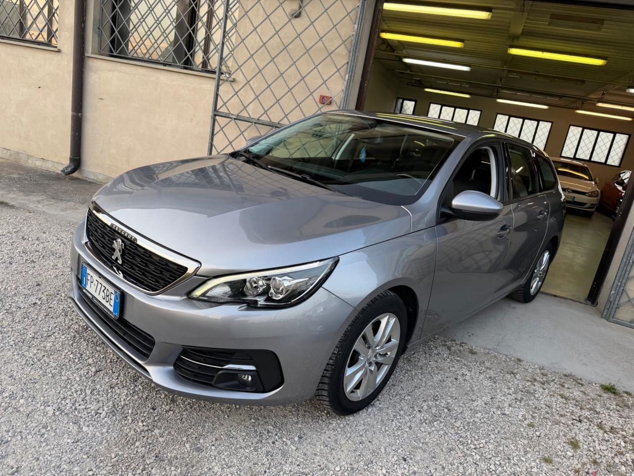 Peugeot 308 BlueHDi 130 S&S SW Allure