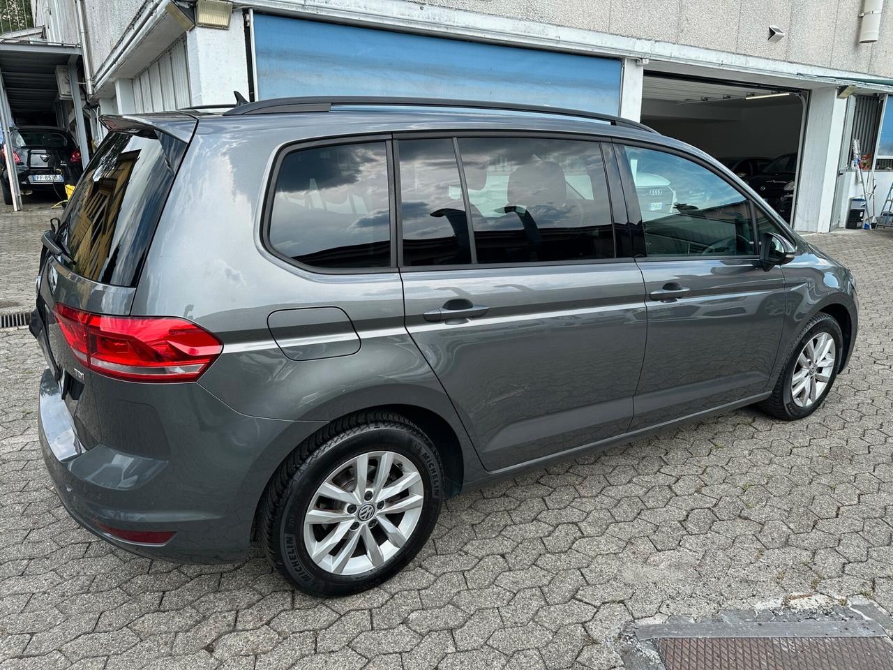 Volkswagen Touran 1.6 TDI Business BlueMotion Technology