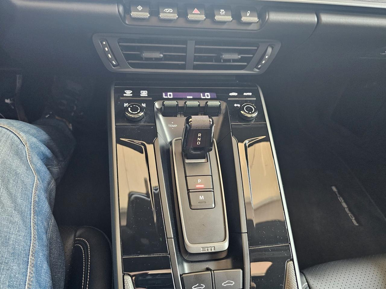 Porsche 911 Carrera