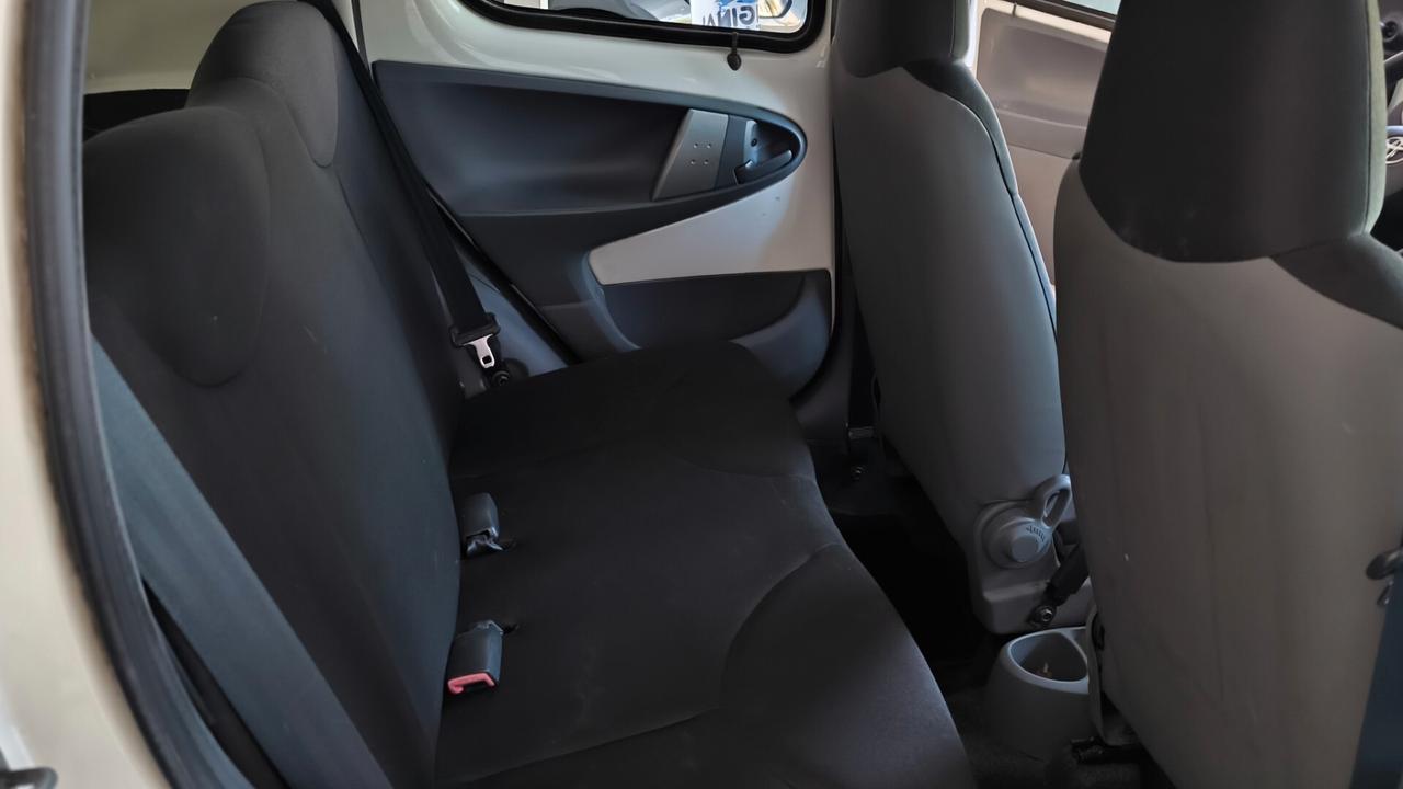 Toyota Aygo 1.0 12V VVT-i 5 porte Sol Connect