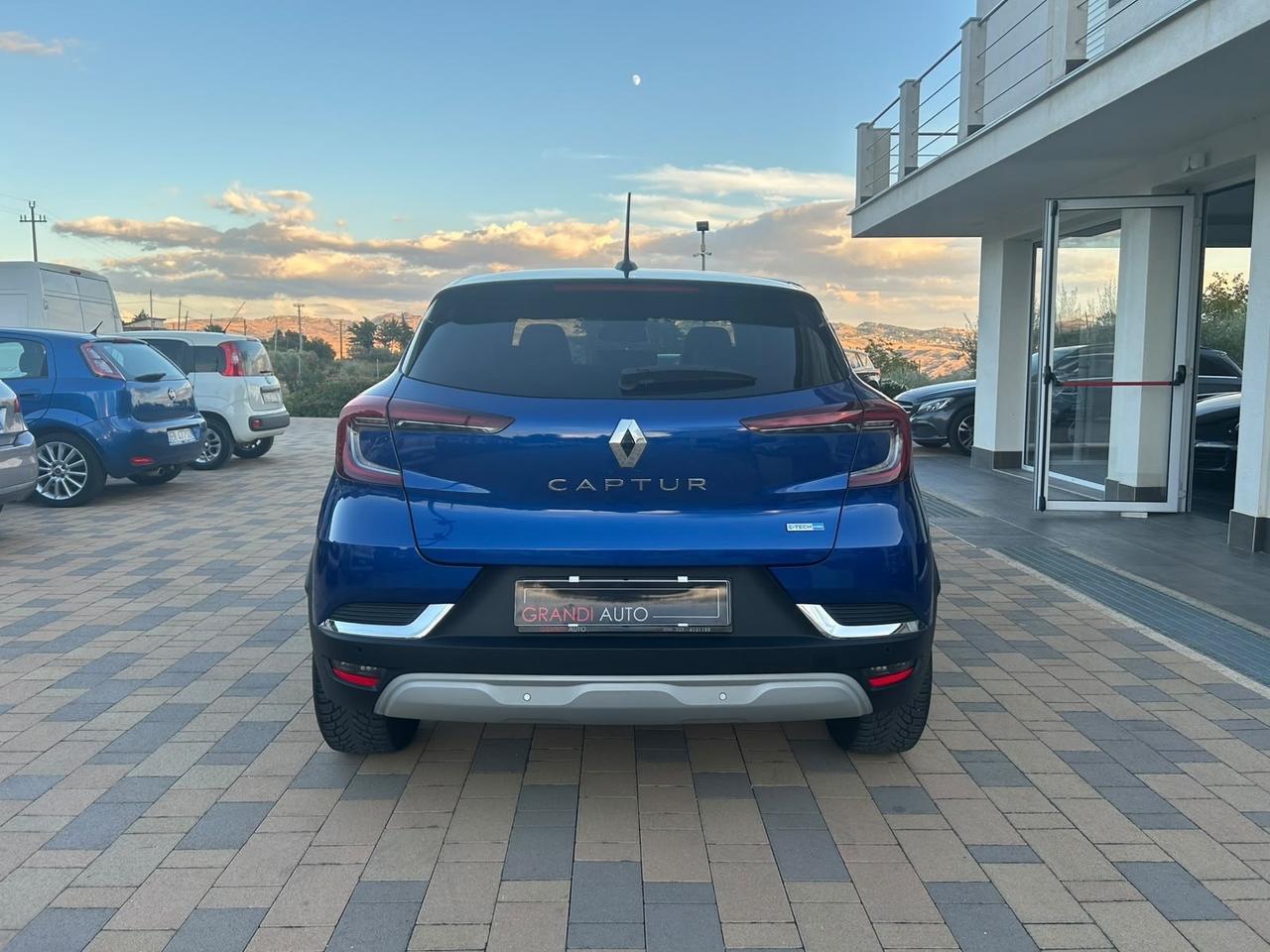 Renault Captur Plug-in Hybrid E-Tech 160 CV Initiale Paris
