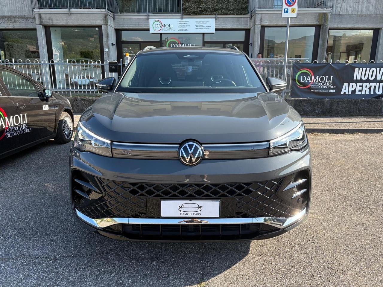 Volkswagen Tiguan VOLKSWAGEN TIGUAN 2.0 TDi R-LINE