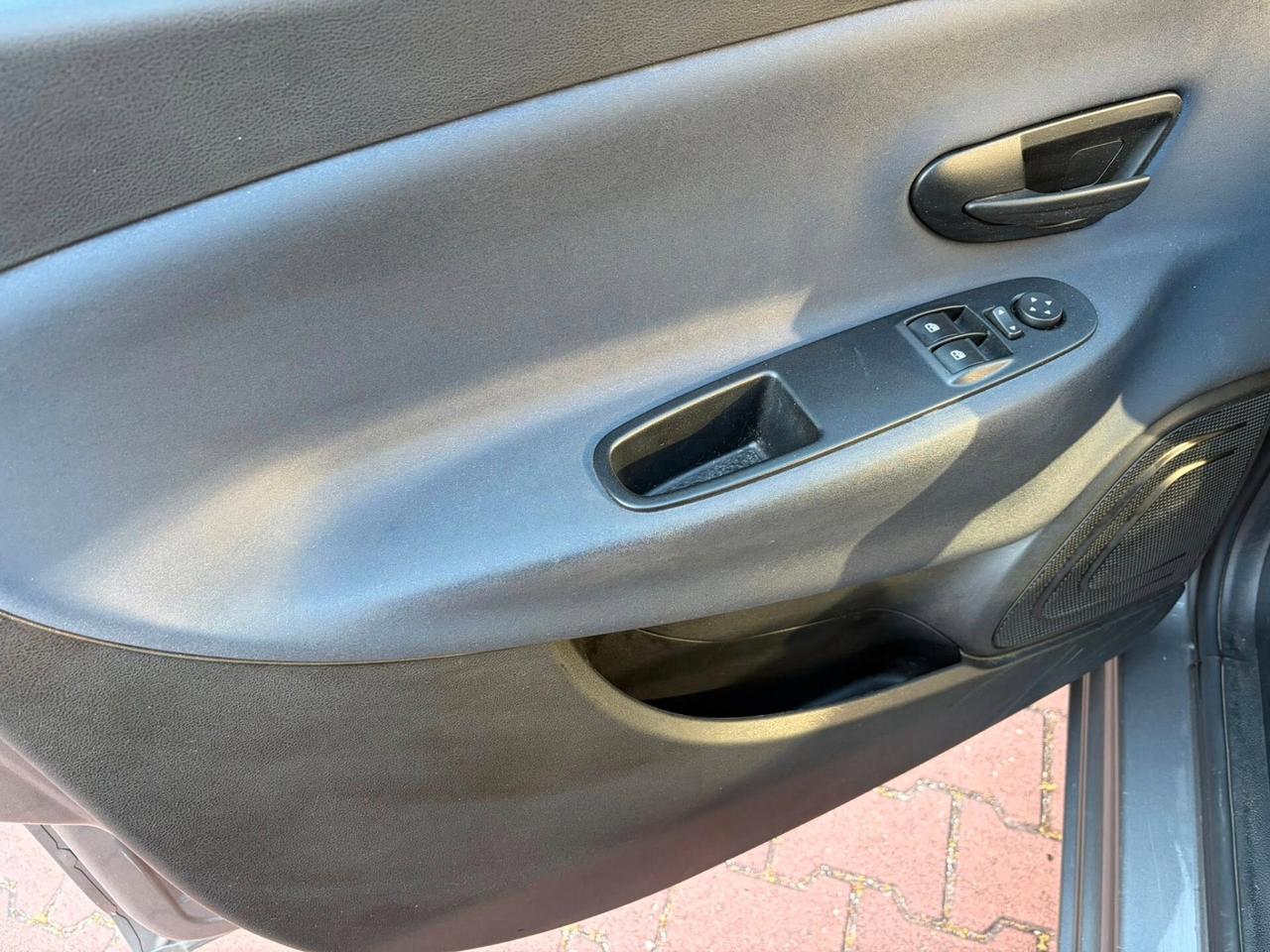 LANCIA YPSILON HYBRID GOLD PLUS