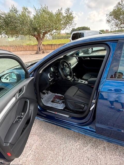 Audi A3 Cabrio 1.6 TDI clean diesel Attraction