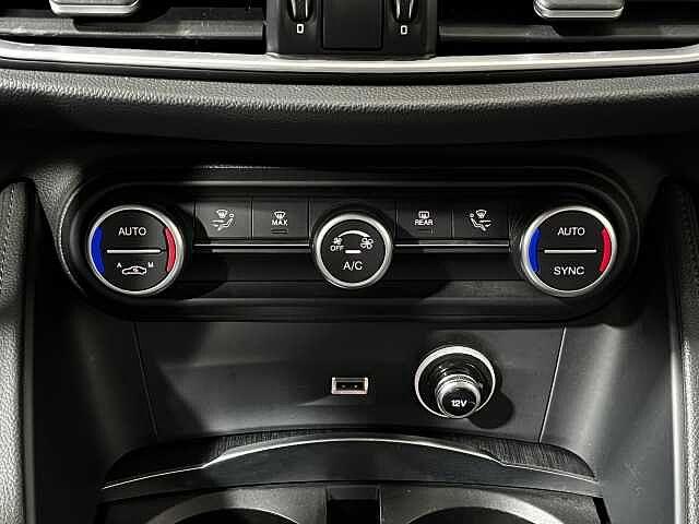 Alfa Romeo Stelvio 2.0 Turbo 200 CV AT8 Q4 Executive