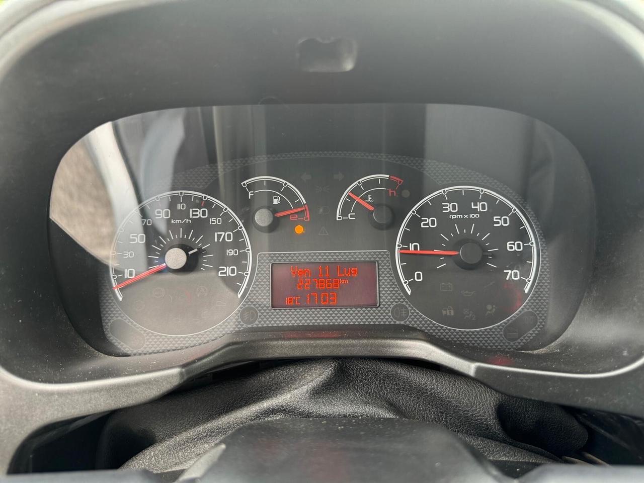 Peugeot Bipper Tepee 1.3 HDi 75 FAP Outdoor -gancio traino