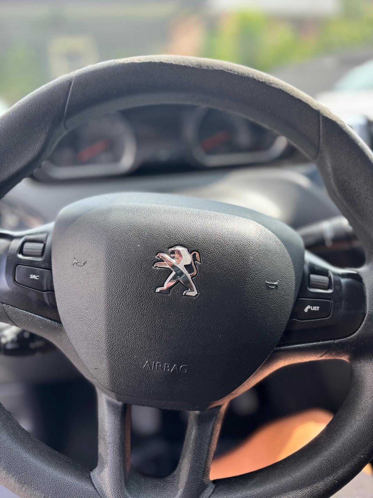 Peugeot 208 PureTech 82 5 porte Allure