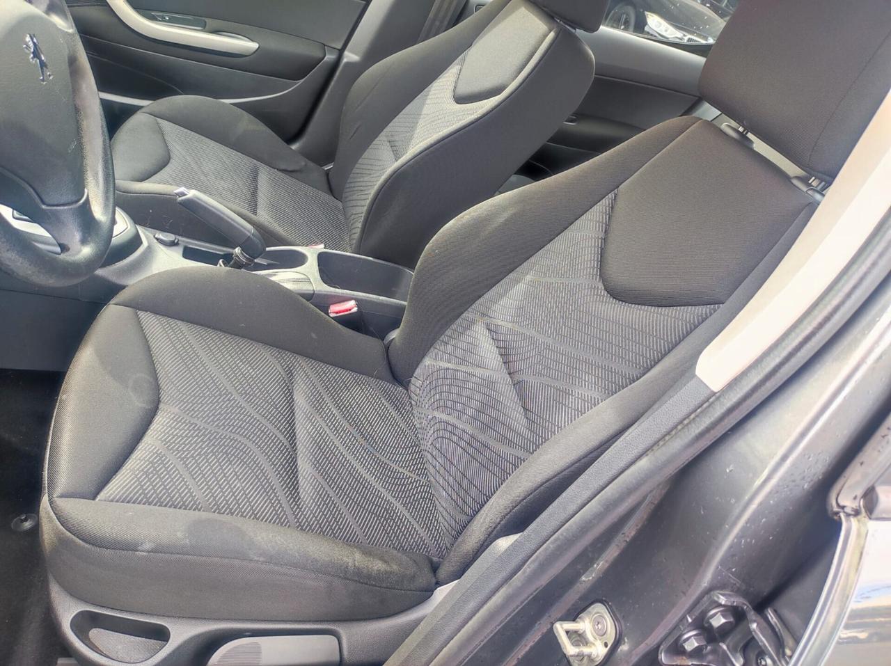 Peugeot 308 1.6 HDi 90CV 5p. Tecno