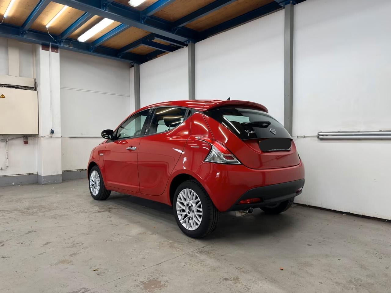 Lancia Ypsilon 1.2 69 CV 5 porte Platinum Ok neo patentati