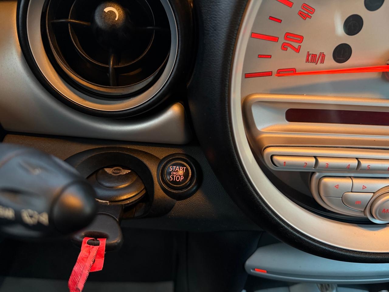 Mini 1.6 16V One D 90cvTotal Black Ok neopatentati