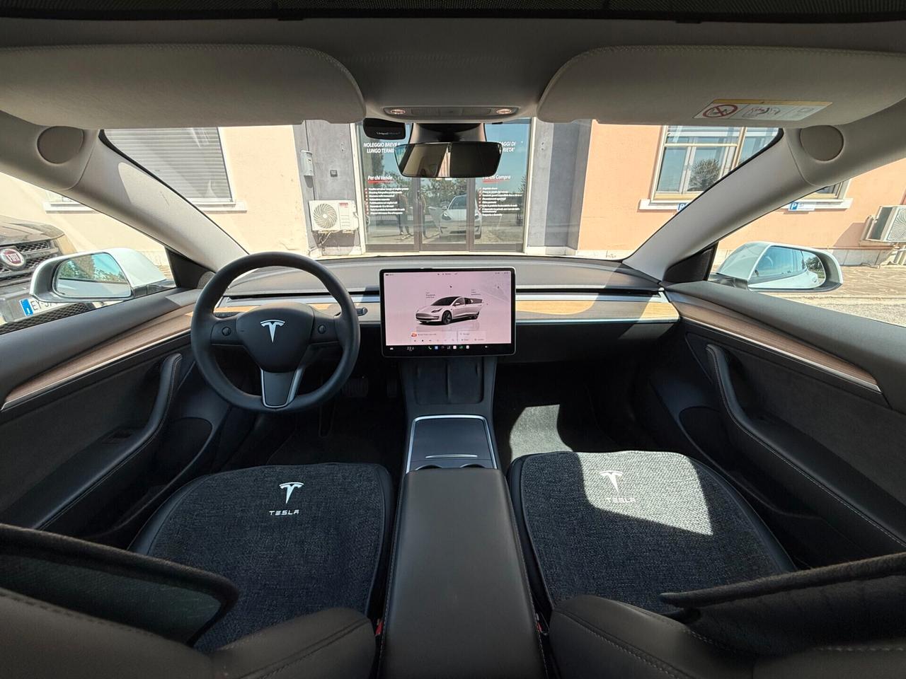 Tesla Model 3 RWD