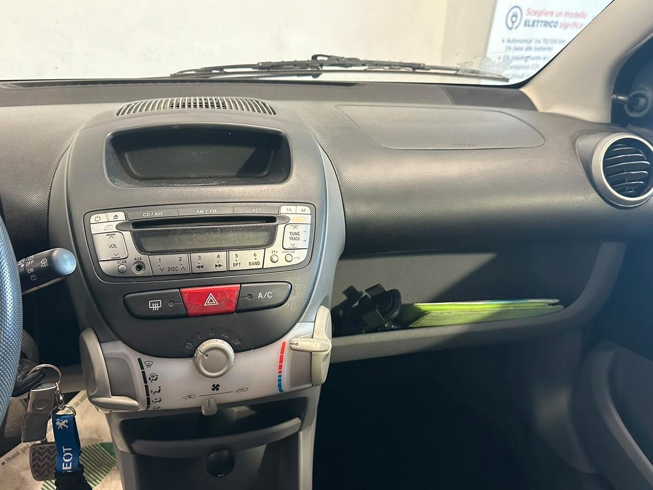 Peugeot 107 1.0 68CV 3p. Sweet Years