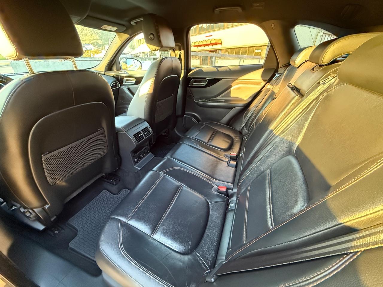 Jaguar F-Pace 2.0 D 180 CV AWD aut. Portfolio 2017