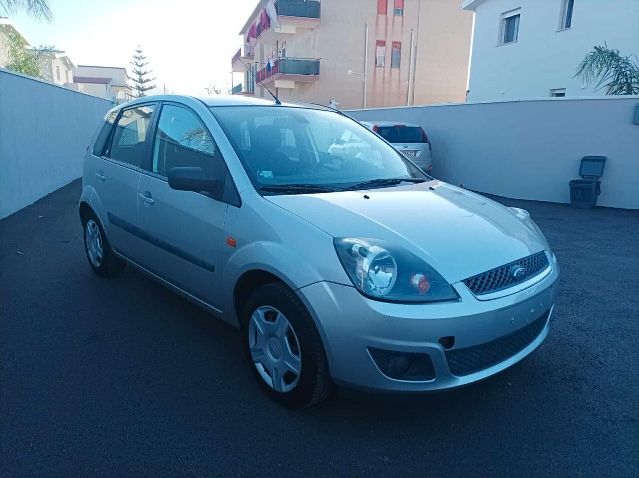 Ford Fiesta 1.4 TDCi 5p. Ghia