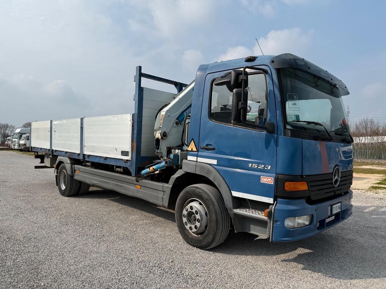 Mercedes Benz Atego 1523 Cassone + Gru Cormach 8700