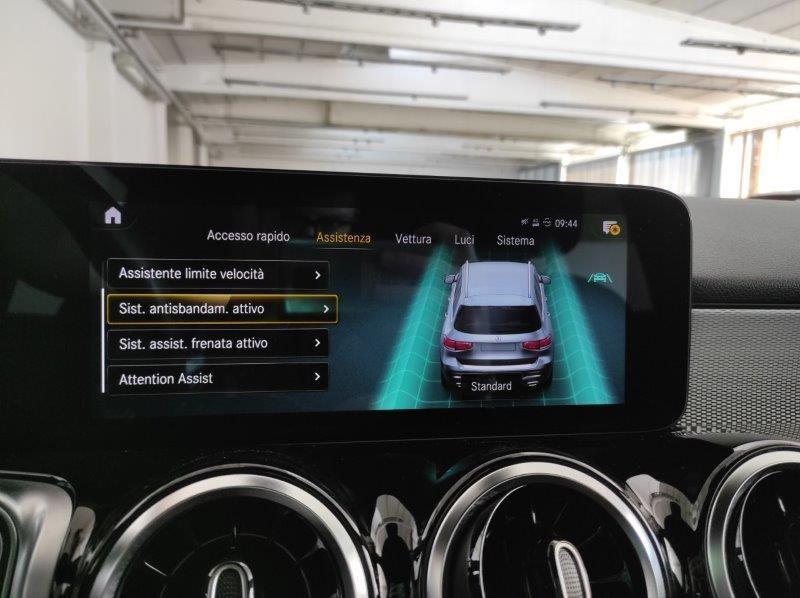 Mercedes-Benz GLB (X247) - GLB 200 d Automatic Business Extra