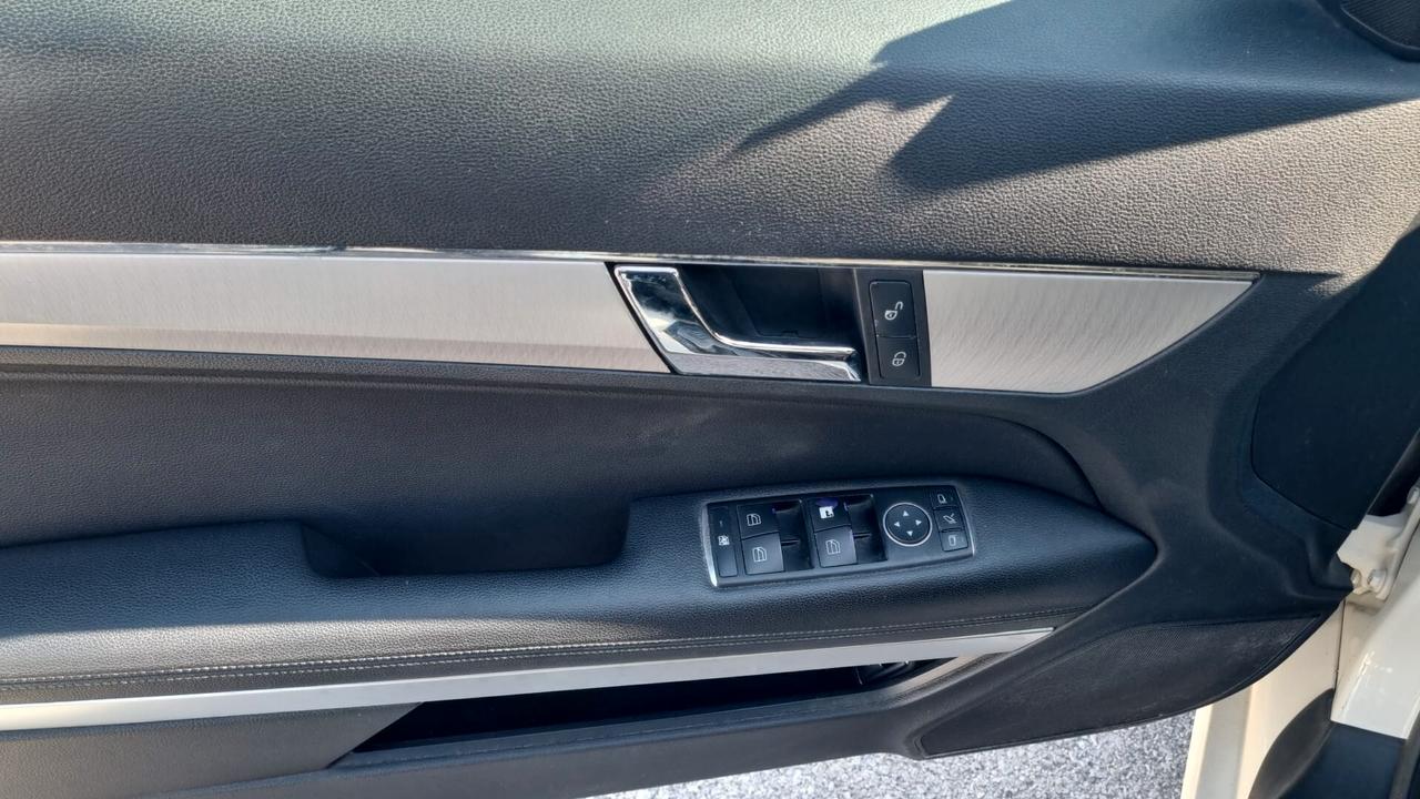 Mercedes-benz E 220 CDI Coupé BlueEFFICIENCY