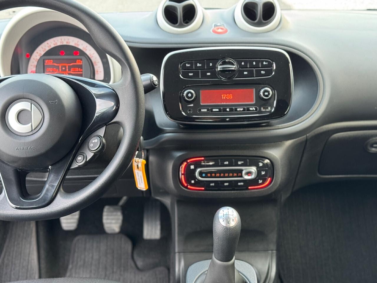 Smart ForFour 70 1.0 Youngster Neopatentati !
