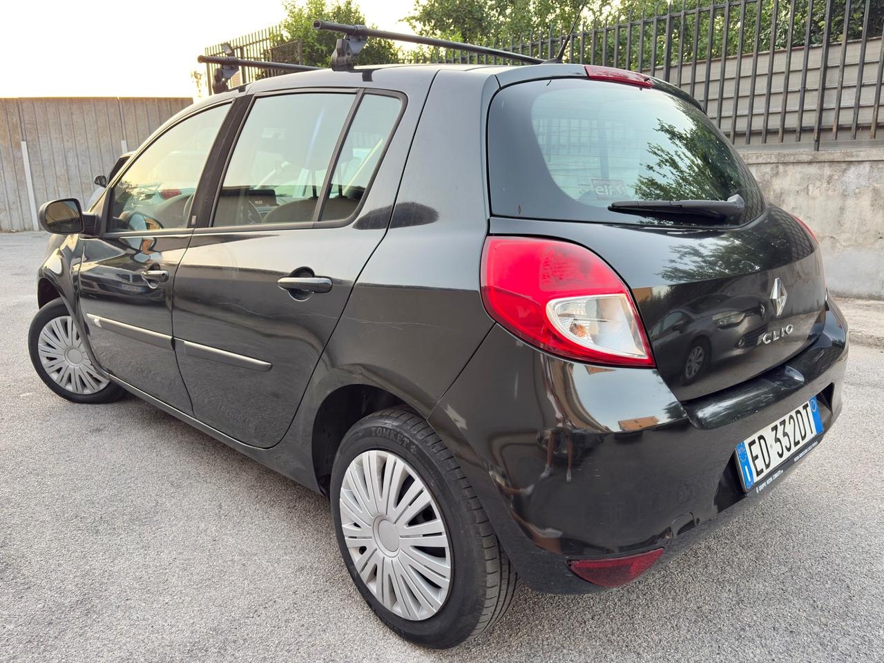 Renault Clio 1.2 benzina 75cv 5 porte