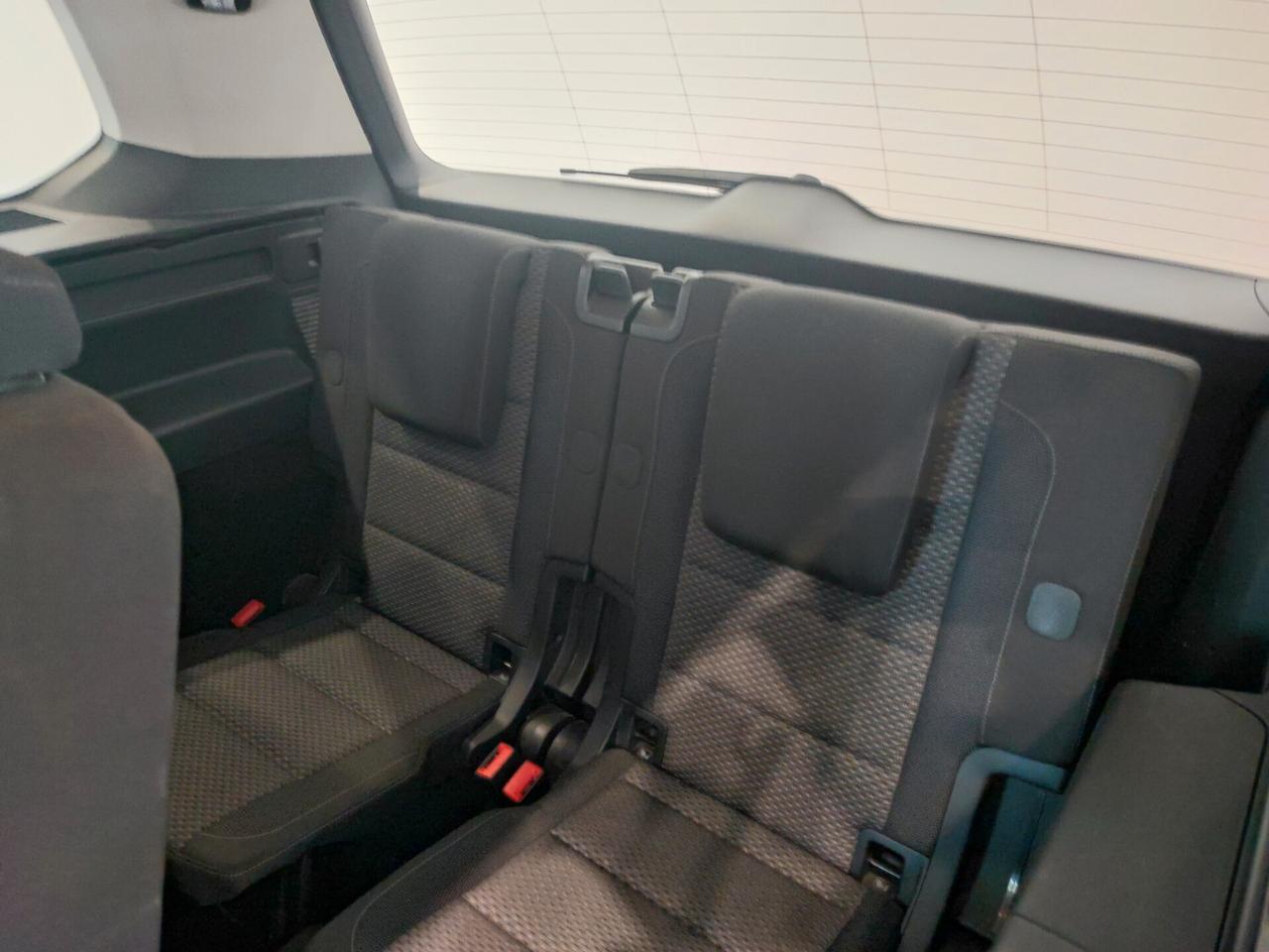 Volkswagen Touran 2.0 TDI SCR DSG 7 POSTI