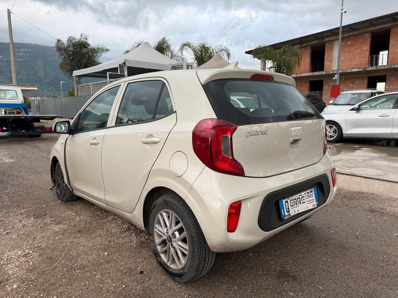 KIA PICANTO 2023 1.0 BENZINA 67 CV *SINISTRATA