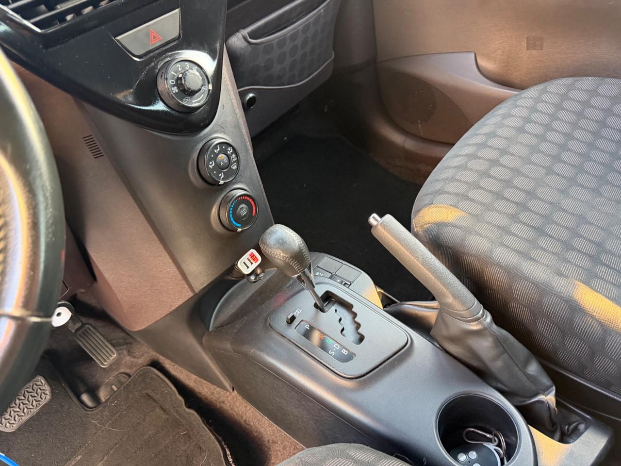 Toyota iQ 1.0 Sol