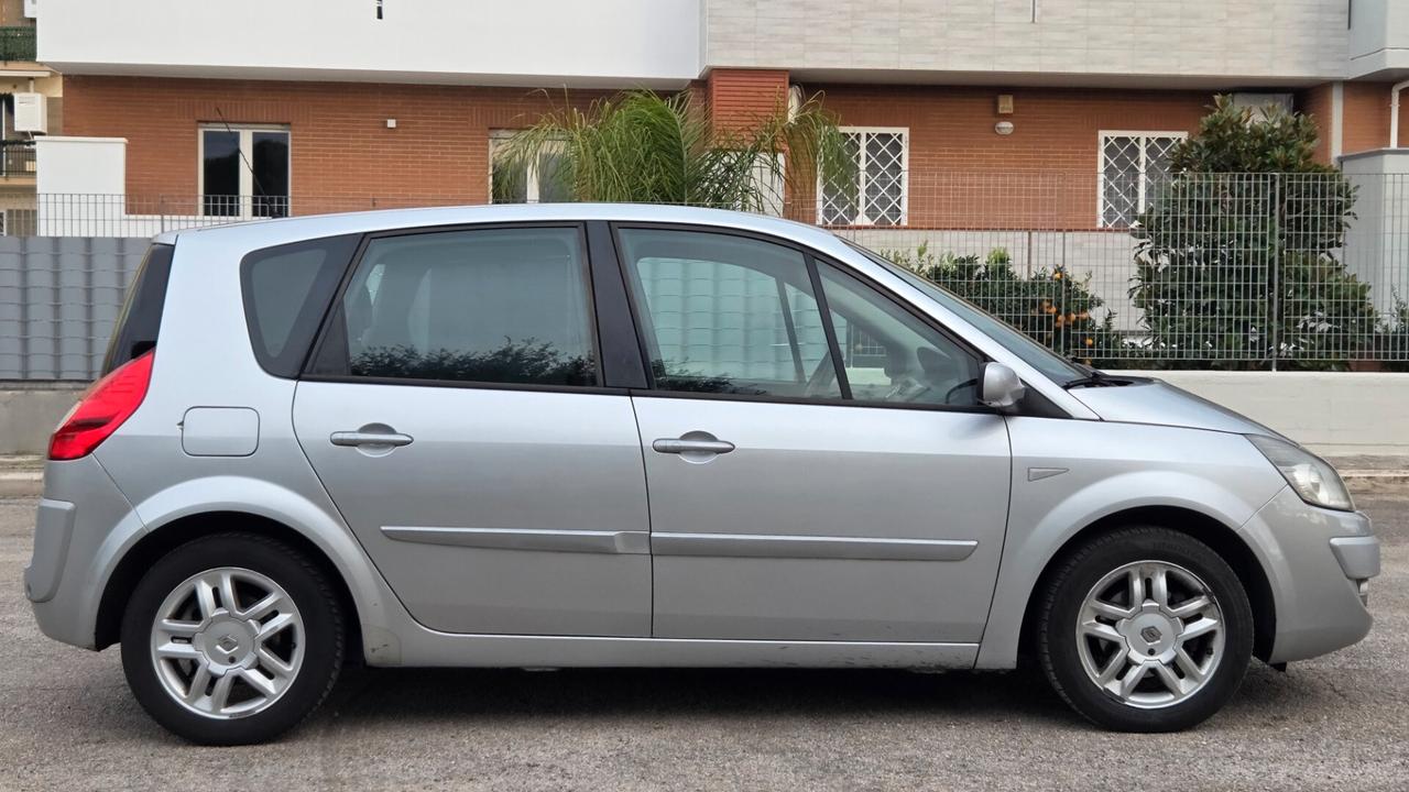 Renault Sceni 1.5 dCi/105CV Serie Speciale